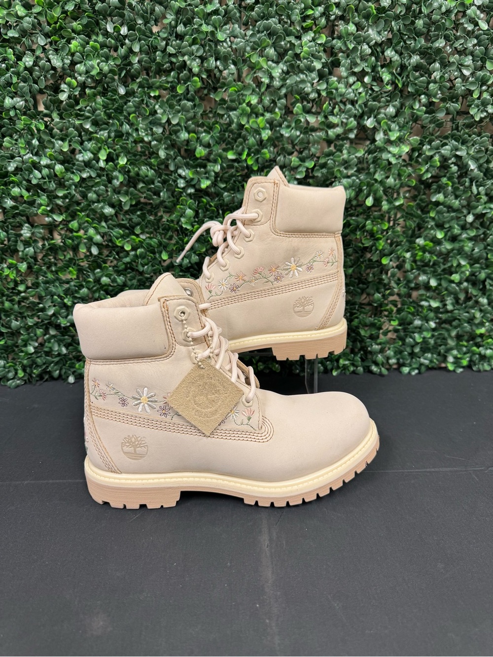 Timberland Premium Embroidered Boot - Angora - Women’s 6.5